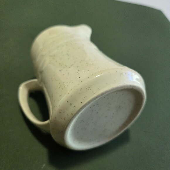 Homer Laughlin Sugar Bowl with Lid & Cream Pitcher - Picture 4 of 11